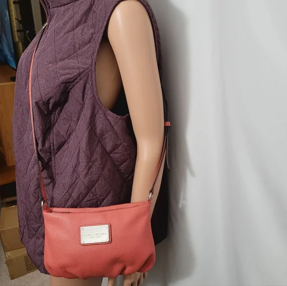 Marc Jacobs New York Classic Leather Crossbody bag. - Picture 12 of 14